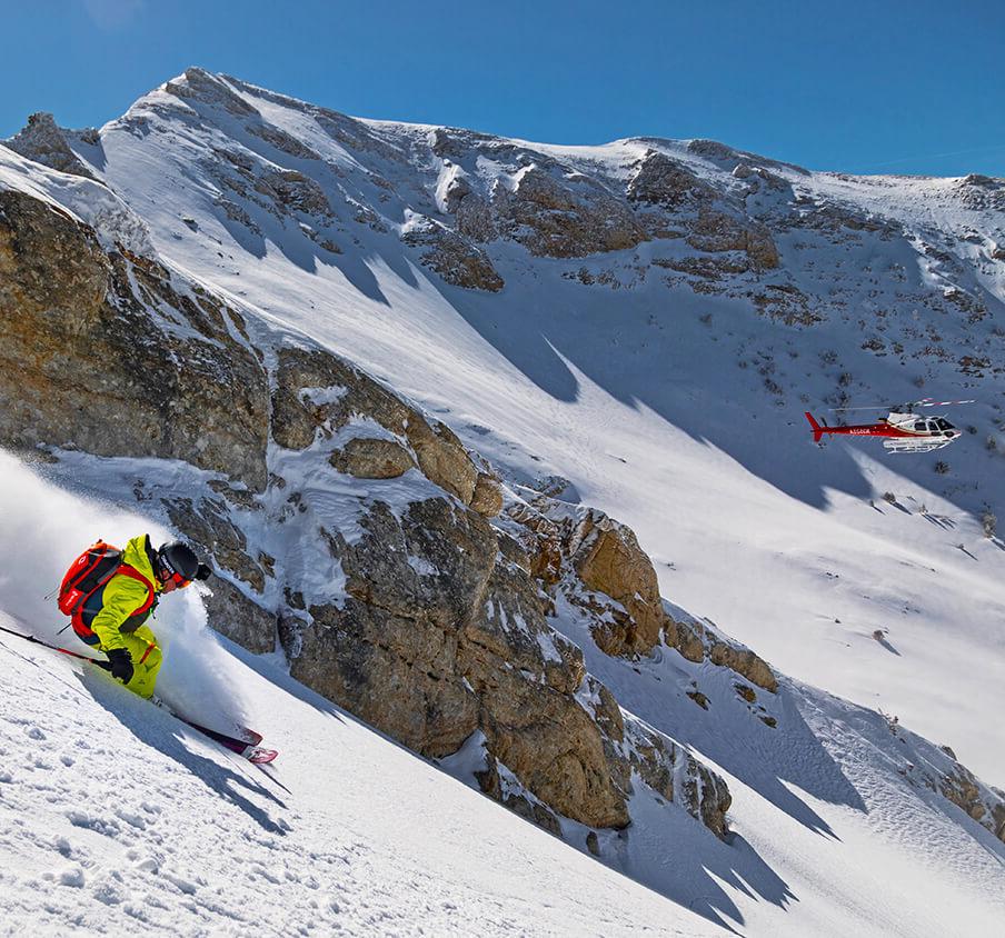 红宝石山直升机滑雪